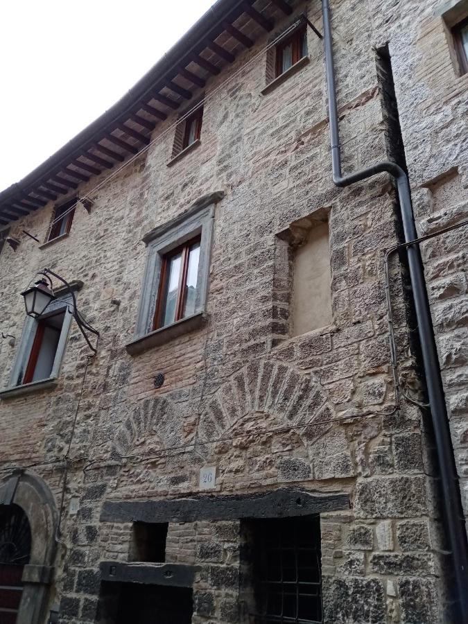 La Dimora Di Pietra Appartement Gubbio Buitenkant foto