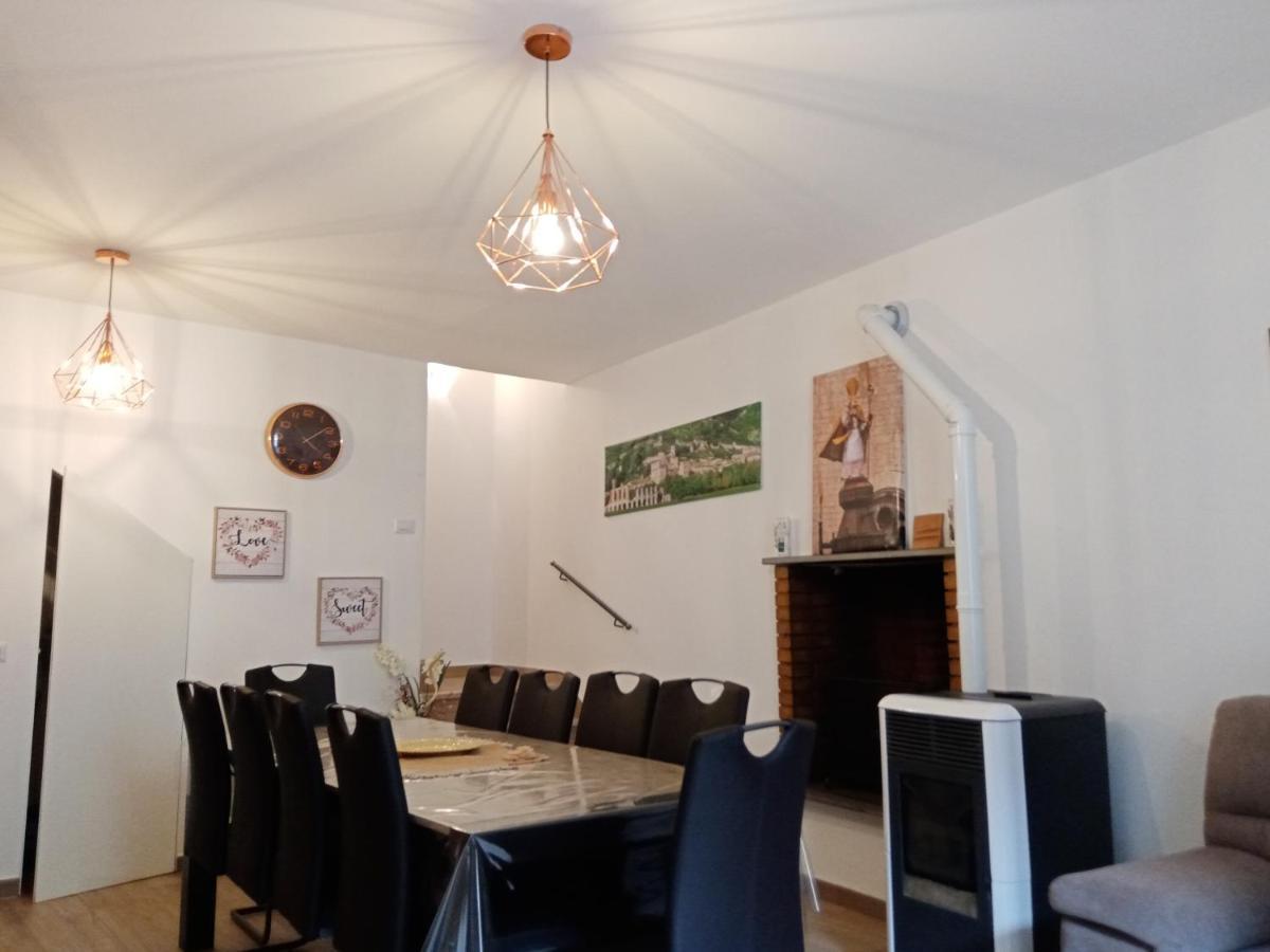 La Dimora Di Pietra Appartement Gubbio Buitenkant foto